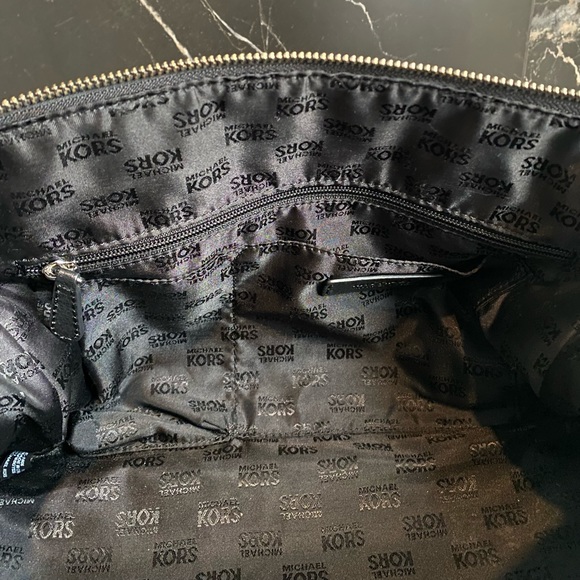Michael Kors Grayson Satchel -Authentic - Picture 8 of 10